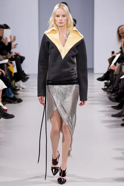 Look 30